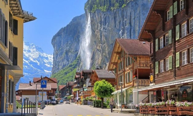 Descubre Lauter Brunnen: La Joyita Natural de Suiza que Debes Visitar